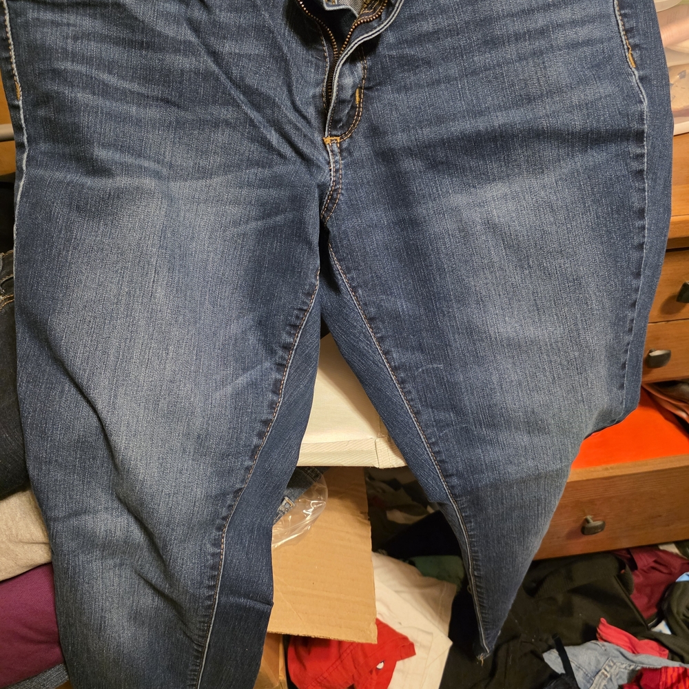 Universal Thread Dark Blue Denim Jeans with Gold Stitching